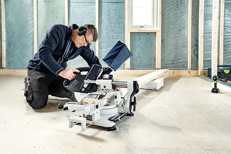 Workbench for long workpieces: The height-adjustable feet raise the workbench on the KSC 60 to match the exact height of the SYS 3 M 112 or SYS 1 Systainer.