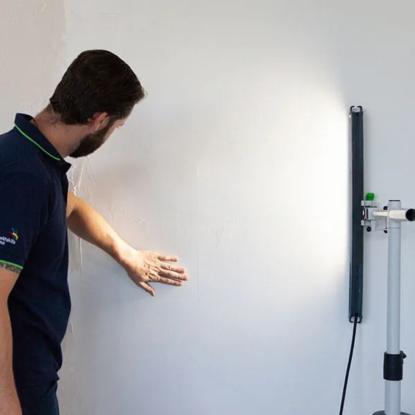 Surface inspection with the Festool STL 450 surface control light