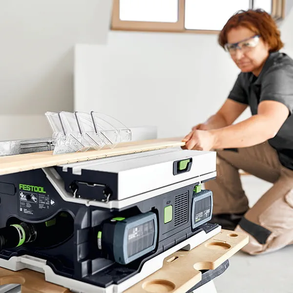 Precise sawing without tedious measuring and adjustments – not a problem with the new CSC SYS 50.