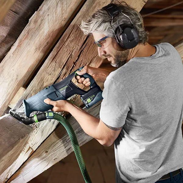 The new RSC 18 cordless reciprocating saw from Festool in use