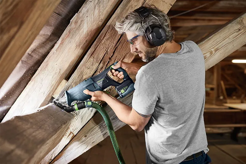 The new RSC 18 cordless reciprocating saw from Festool in use