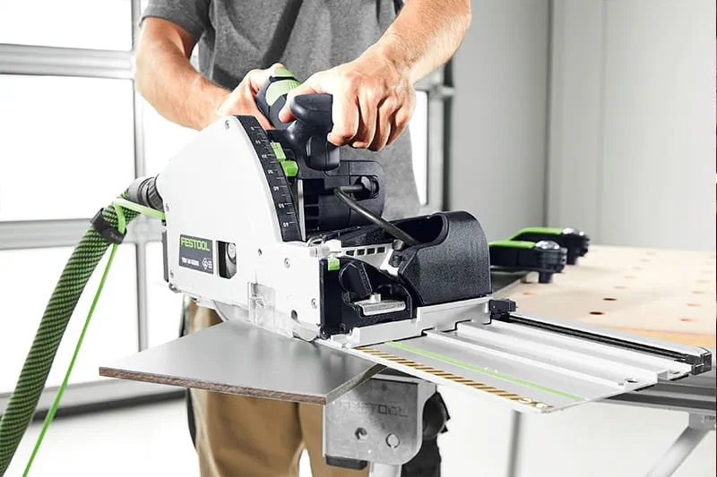 The new TSV 60 K plunge-cut saw from Festool in use