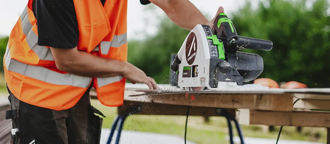 Using the Festool TSC 55 to saw one of the sections of the platform