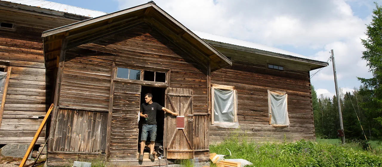 A Finnish log cabin from the outside.