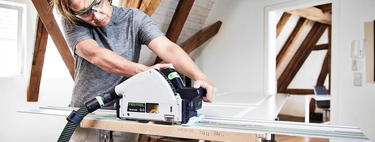 When cutting doors to length, it is precision rather than guesswork that is needed. Nadja Körbel from Festool shows you how best to achieve this in nine steps.