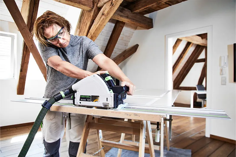 When cutting doors to length, it is precision rather than guesswork that is needed. Nadja Körbel from Festool shows you how best to achieve this in nine steps.